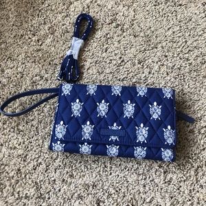 BRAND NEW Vera Bradley Navy Wristlet